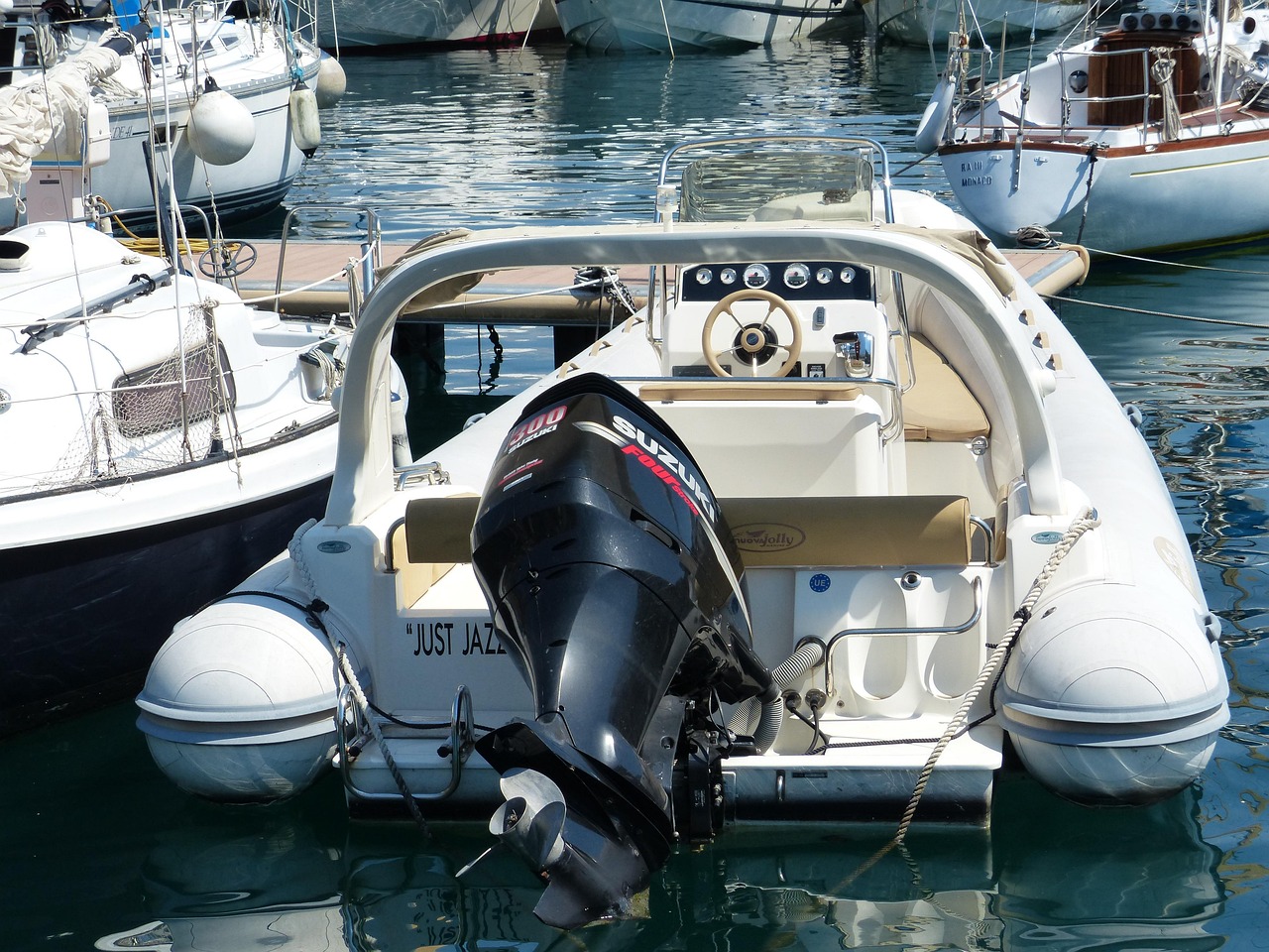guide complet pour l'hivernage des moteurs marins : étapes essentielles pour protéger et entretenir votre moteur durant l'hiver.