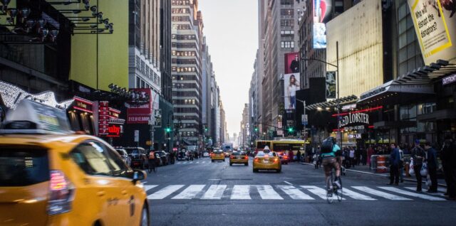 réservez votre taxi rapidement et facilement avec notre service de réservation de taxis fiable et disponible 24h/24.